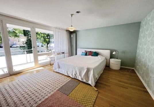 Prenájom bytu 5-izbový 178 m², Düsseldorf, Severné Porýnie - Westfálsko Prenájom bytu 5-izbový 178 m², Düsseldorf, Severné Porýnie - Westfálsko