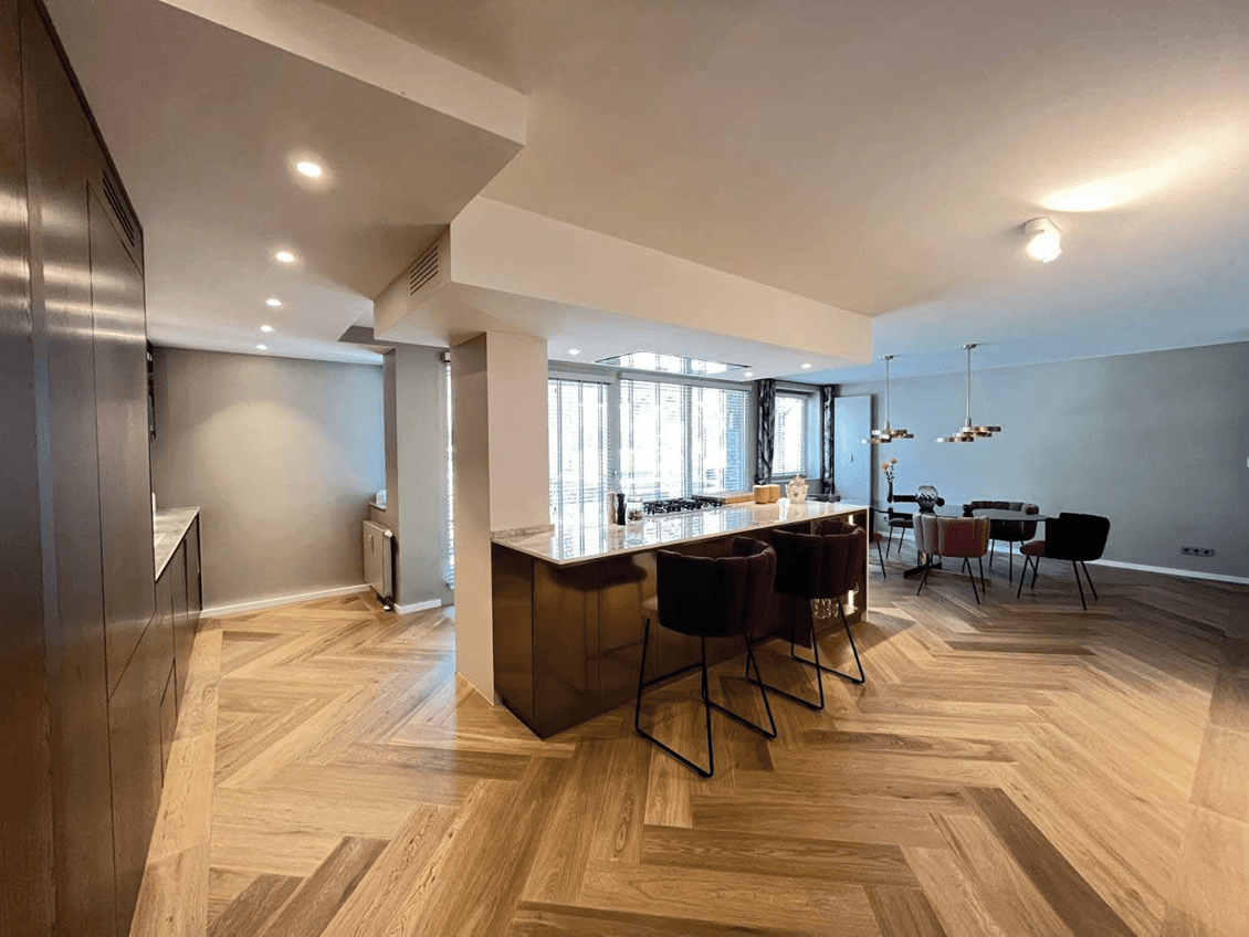 Prenájom bytu 5-izbový 178 m², Düsseldorf, Severné Porýnie - Westfálsko Prenájom bytu 5-izbový 178 m², Düsseldorf, Severné Porýnie - Westfálsko