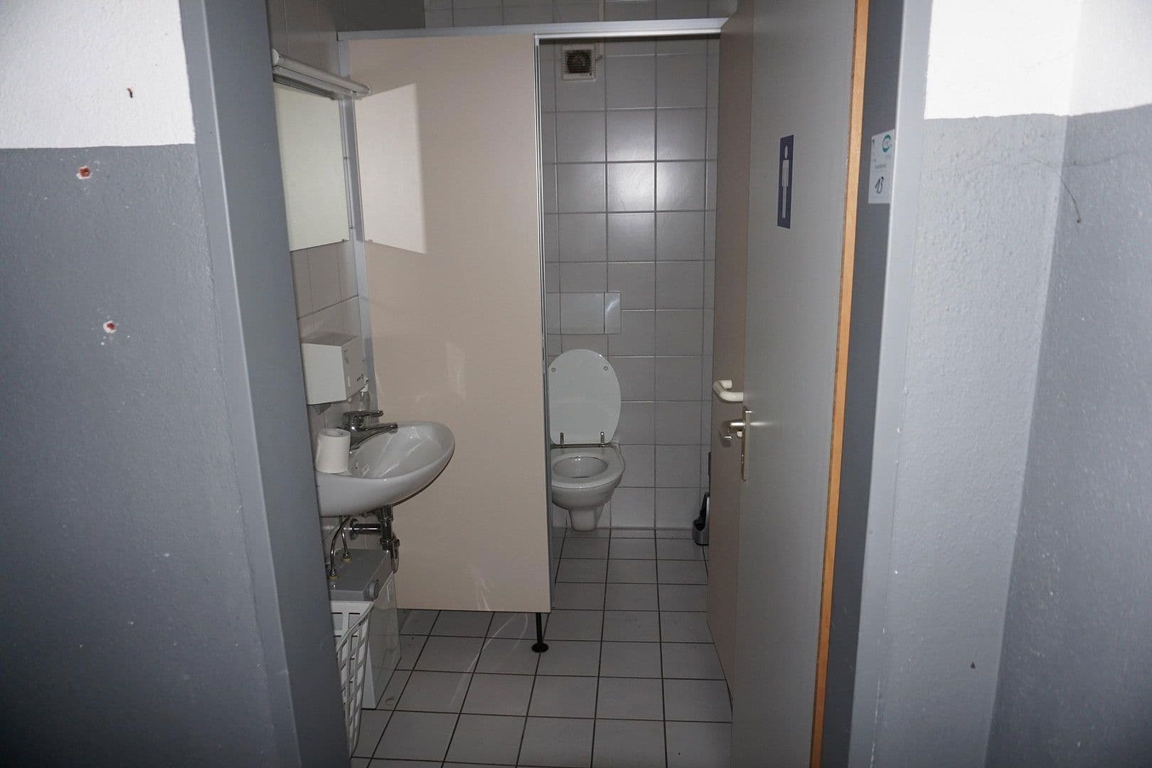 Prenájom nebytového priestoru 716 m², Wannenblick 1, Wertach, Bavorsko Prenájom nebytového priestoru 716 m², Wannenblick 1, Wertach, Bavorsko