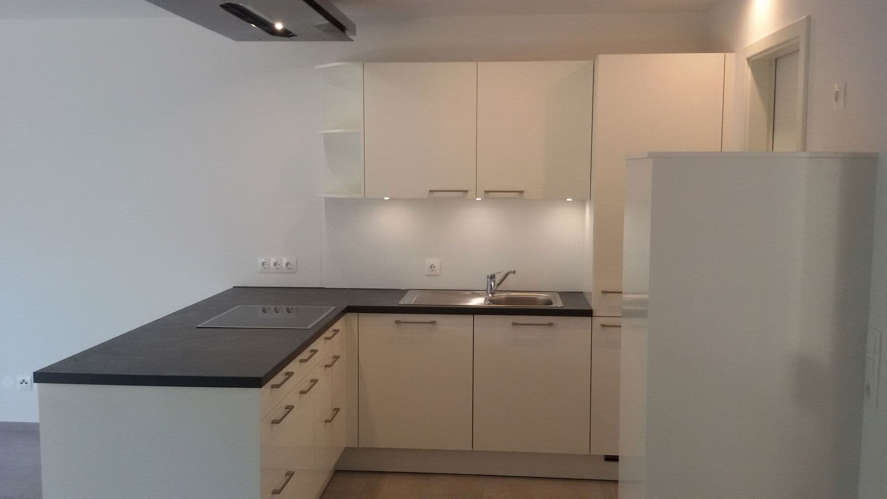 Prenájom bytu 3-izbový 90 m², Gäufelden, Bádensko-Wurttembersko Prenájom bytu 3-izbový 90 m², Gäufelden, Bádensko-Wurttembersko