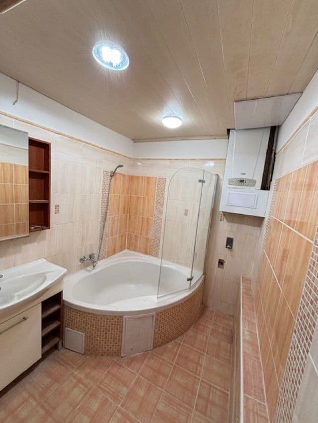 Prenájom bytu 3-izbový 104 m², Antonína Slavíka, Brno, Jihomoravský kraj Prenájom bytu 3-izbový 104 m², Antonína Slavíka, Brno, Jihomoravský kraj