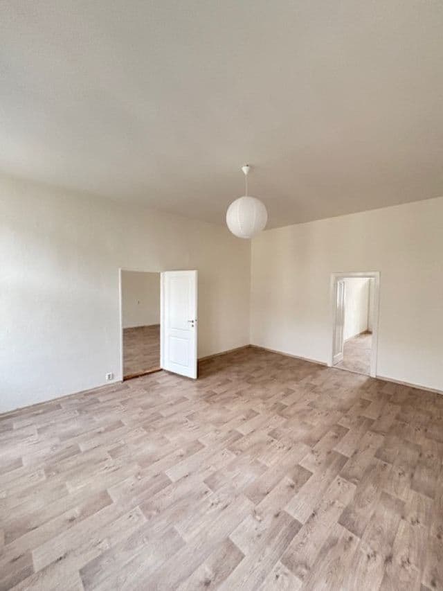 Prenájom bytu 3-izbový 104 m², Antonína Slavíka, Brno, Jihomoravský kraj Prenájom bytu 3-izbový 104 m², Antonína Slavíka, Brno, Jihomoravský kraj