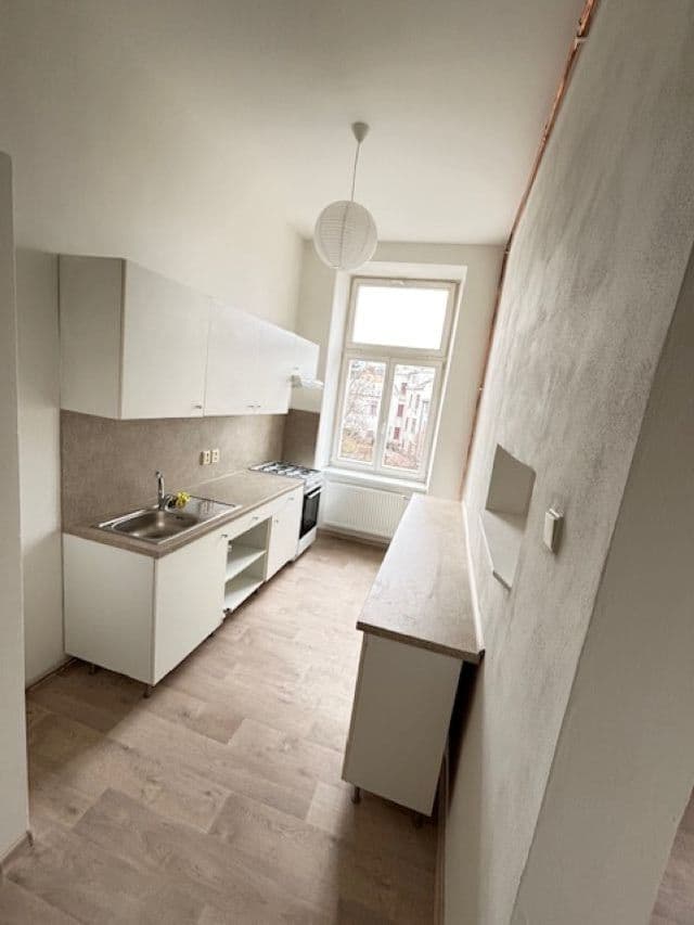 Prenájom bytu 3-izbový 104 m², Antonína Slavíka, Brno, Jihomoravský kraj Prenájom bytu 3-izbový 104 m², Antonína Slavíka, Brno, Jihomoravský kraj