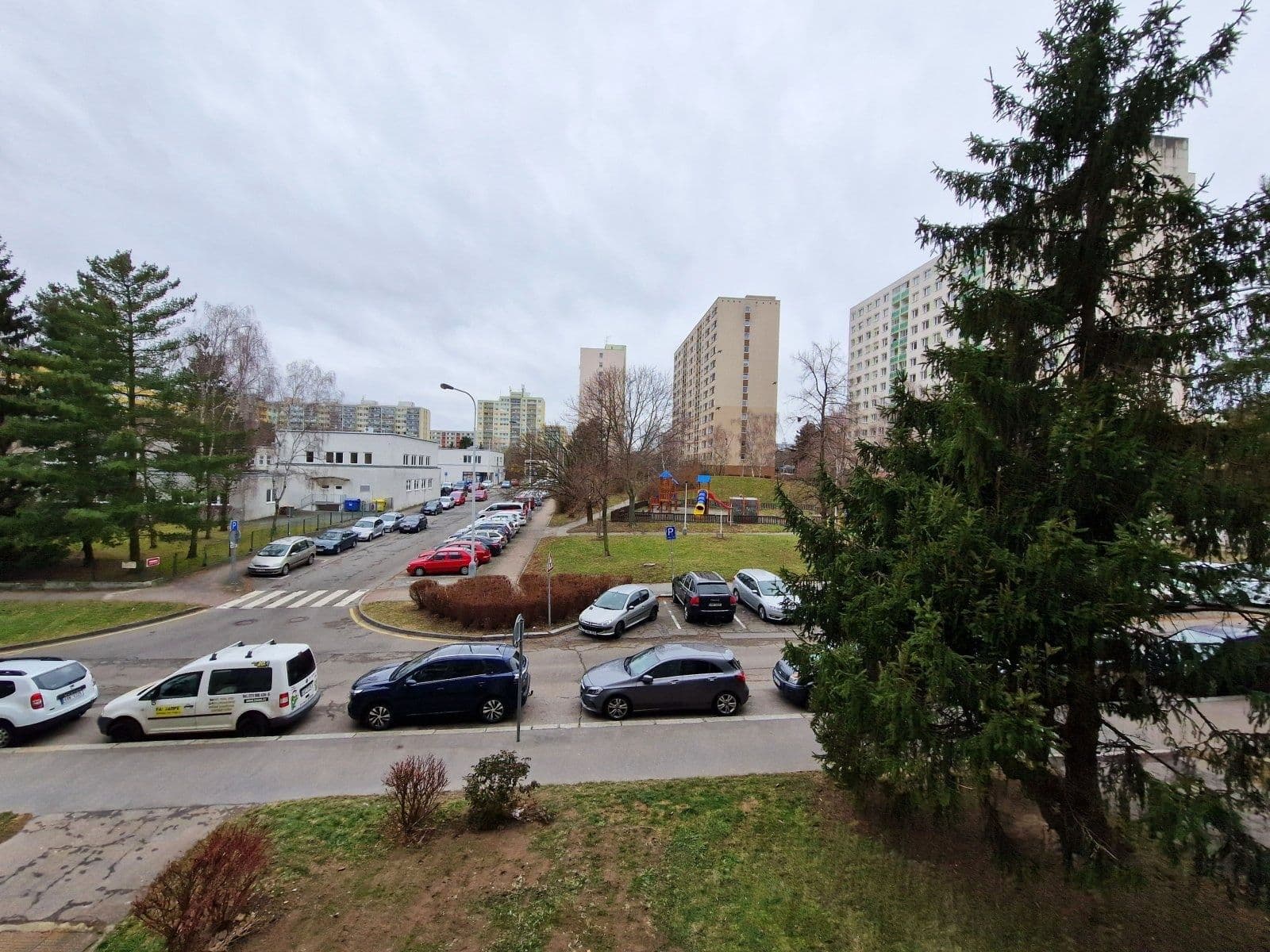 Prenájom bytu 3-izbový 65 m², Jažlovická, Praha, Praha Prenájom bytu 3-izbový 65 m², Jažlovická, Praha, Praha