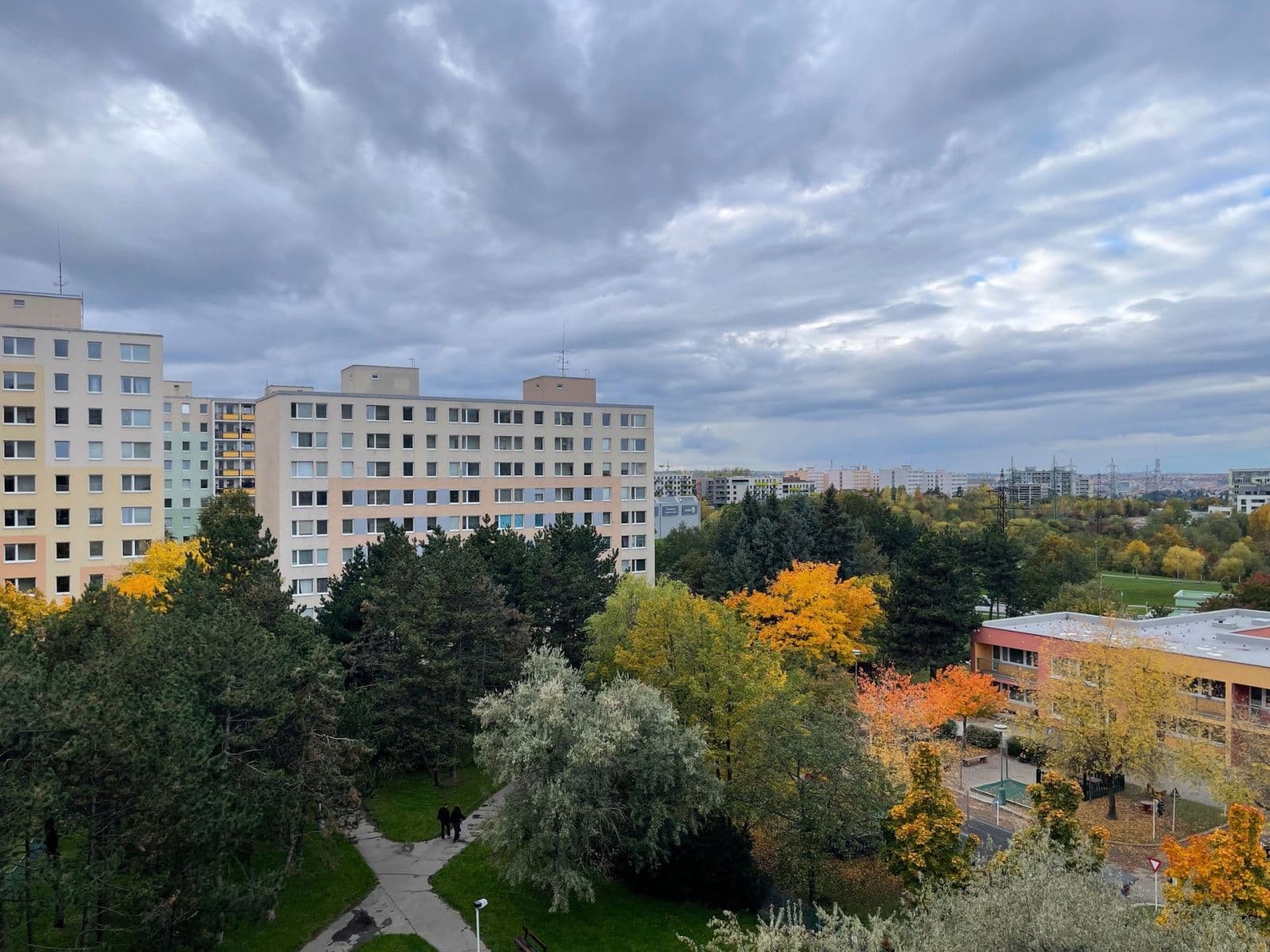 Prenájom bytu 3-izbový 76 m², Leopoldova, Praha, Praha Prenájom bytu 3-izbový 76 m², Leopoldova, Praha, Praha