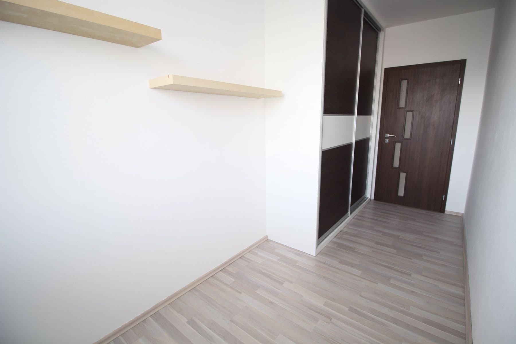 Prenájom bytu 3-izbový 76 m², Leopoldova, Praha, Praha Prenájom bytu 3-izbový 76 m², Leopoldova, Praha, Praha