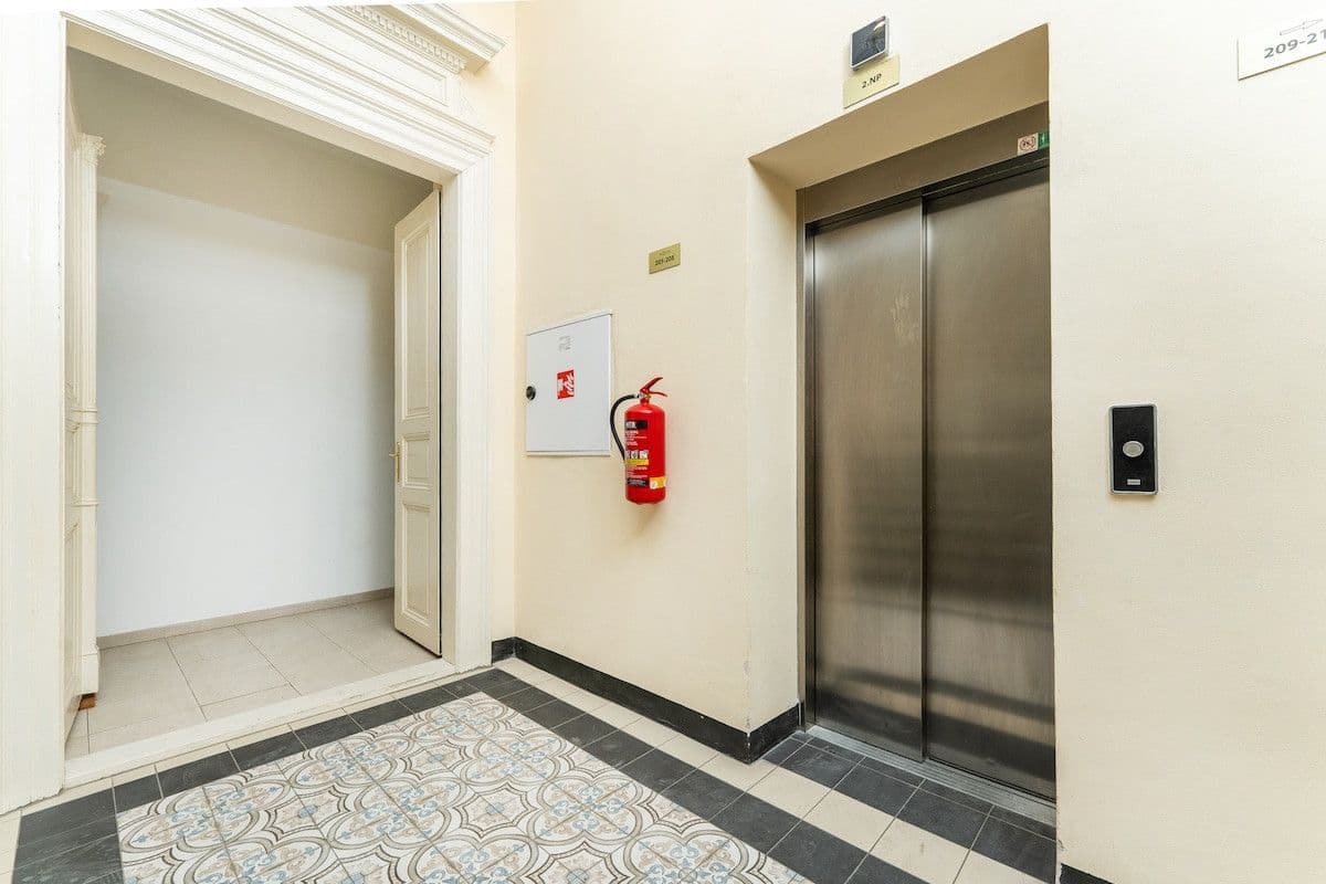 Prenájom bytu 40 m², Washingtonova, Praha, Praha Prenájom bytu 40 m², Washingtonova, Praha, Praha