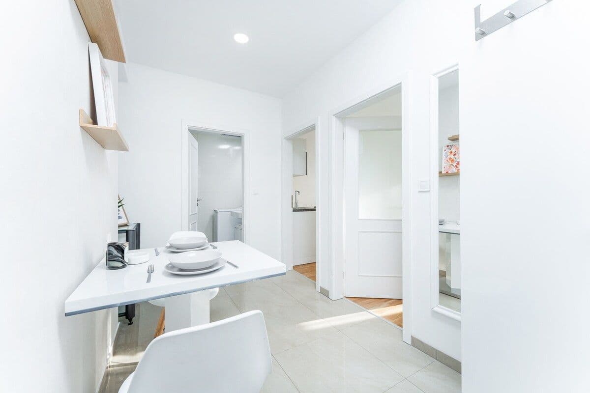 Prenájom bytu 40 m², Washingtonova, Praha, Praha Prenájom bytu 40 m², Washingtonova, Praha, Praha