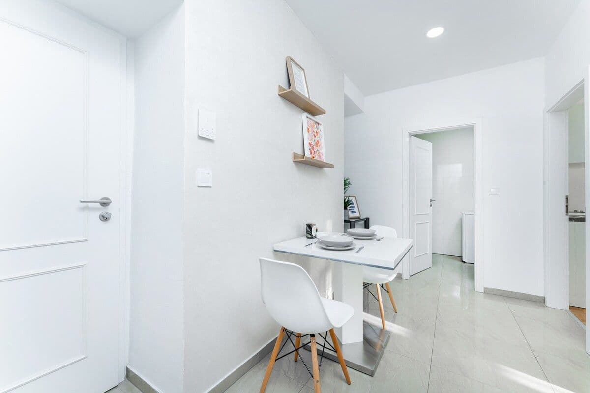 Prenájom bytu 40 m², Washingtonova, Praha, Praha Prenájom bytu 40 m², Washingtonova, Praha, Praha