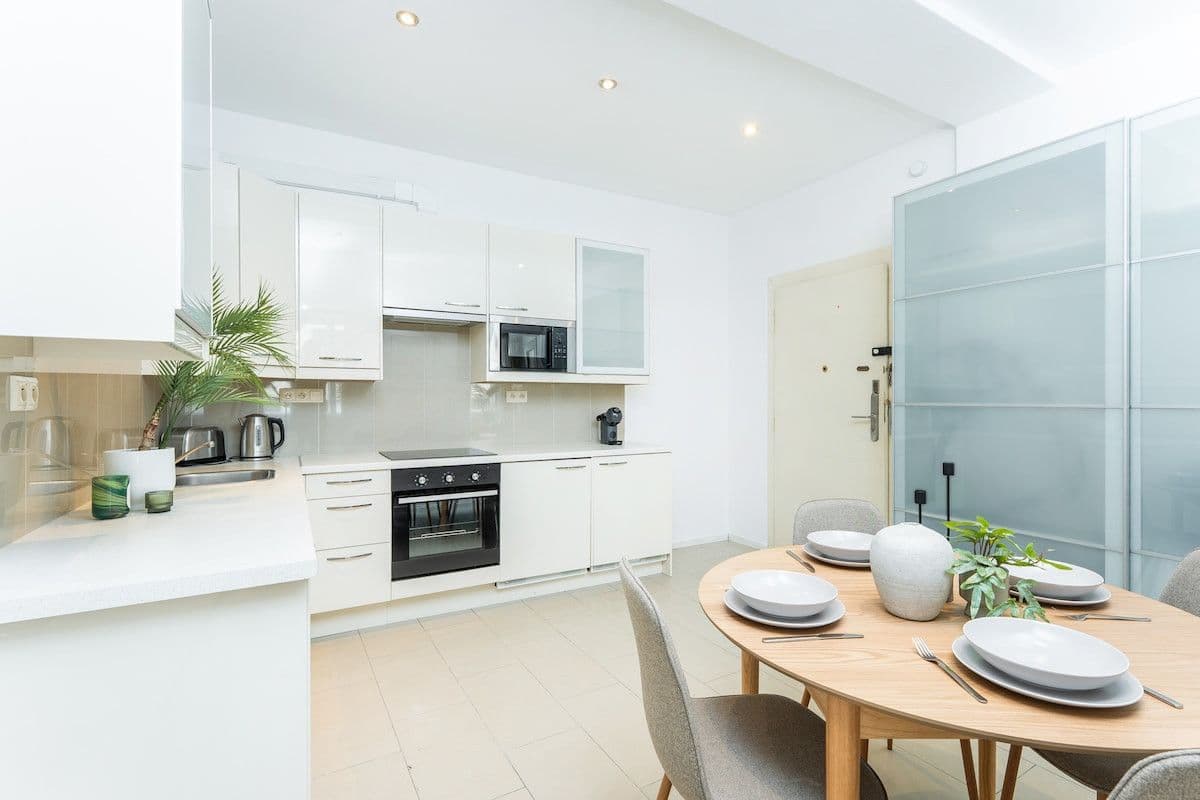 Prenájom bytu 75 m², Opletalova, Praha, Praha Prenájom bytu 75 m², Opletalova, Praha, Praha