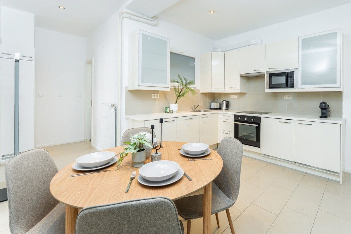 Prenájom bytu 75 m², Opletalova, Praha, Praha Prenájom bytu 75 m², Opletalova, Praha, Praha