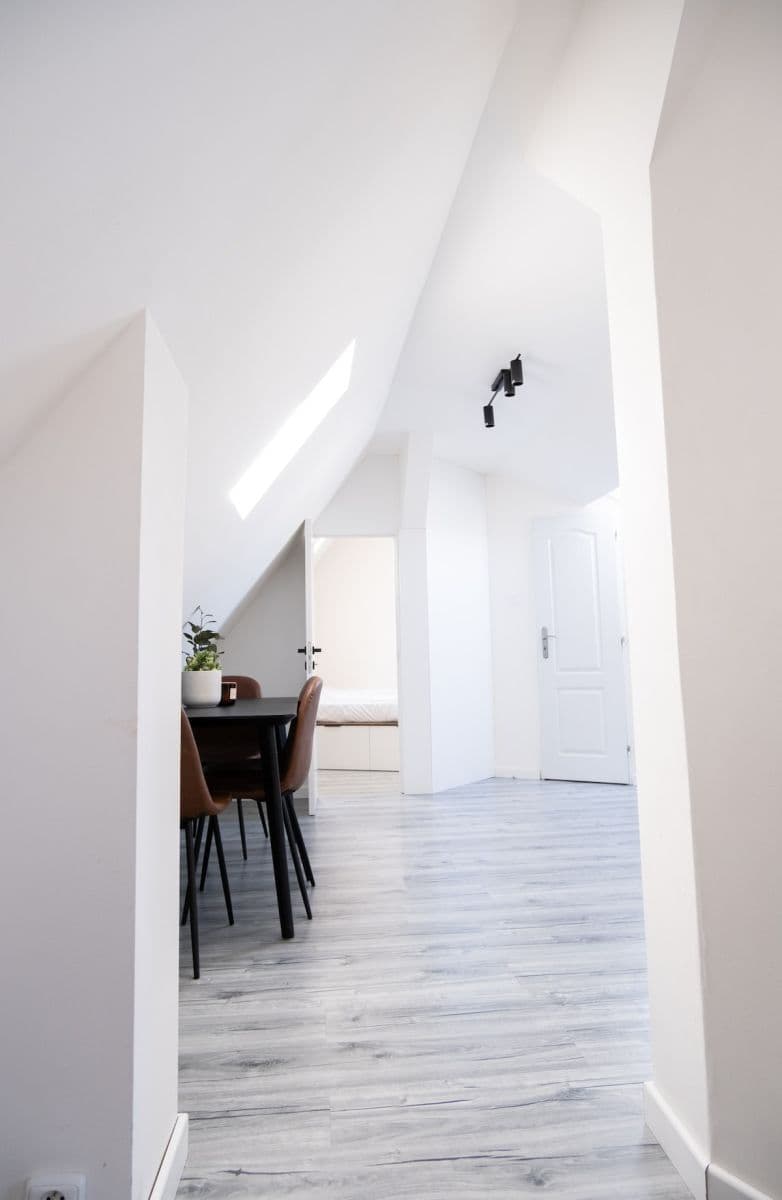 Prenájom bytu 38 m², Školská, Praha, Praha Prenájom bytu 38 m², Školská, Praha, Praha