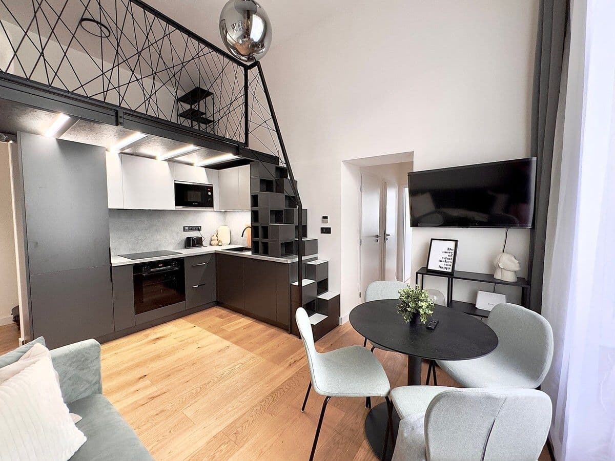 Prenájom bytu 50 m², Křemencova, Praha, Praha Prenájom bytu 50 m², Křemencova, Praha, Praha