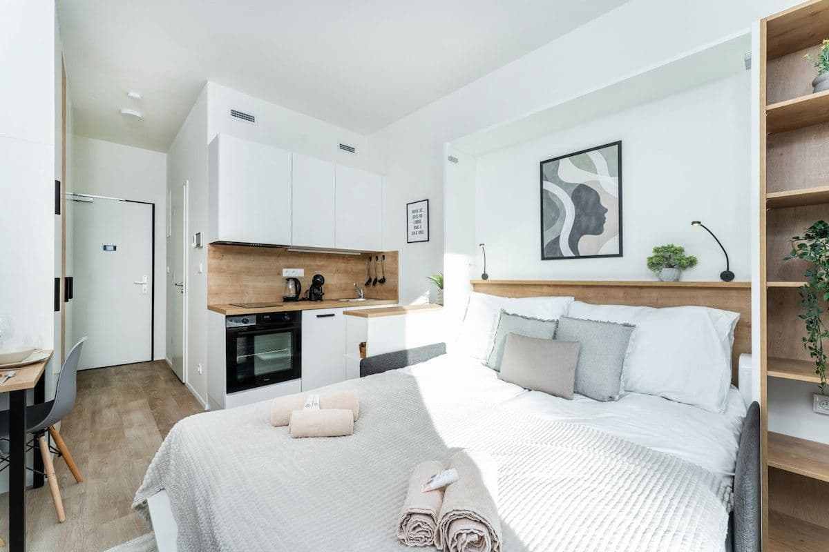 Prenájom bytu 20 m², Plzeňská, Praha, Praha Prenájom bytu 20 m², Plzeňská, Praha, Praha