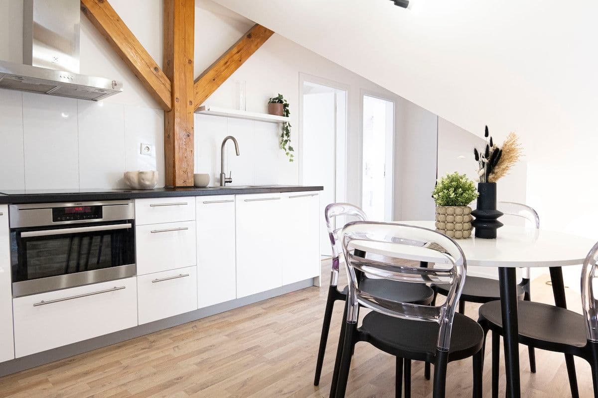 Prenájom bytu 100 m², Opletalova, Praha, Praha Prenájom bytu 100 m², Opletalova, Praha, Praha