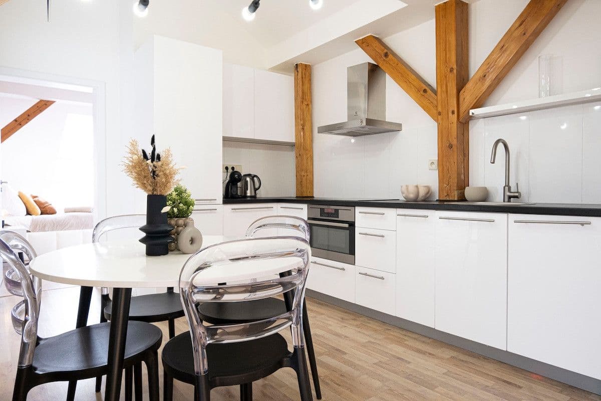 Prenájom bytu 100 m², Opletalova, Praha, Praha Prenájom bytu 100 m², Opletalova, Praha, Praha