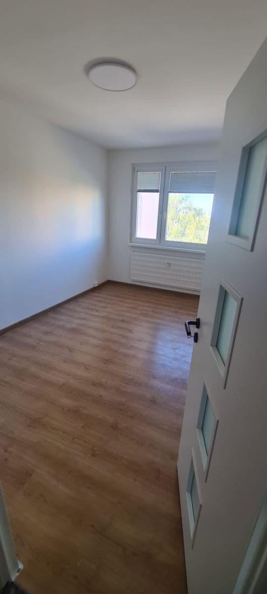 Prenájom bytu 2-izbový 65 m², Hlboká, Levice, Nitriansky kraj Prenájom bytu 2-izbový 65 m², Hlboká, Levice, Nitriansky kraj