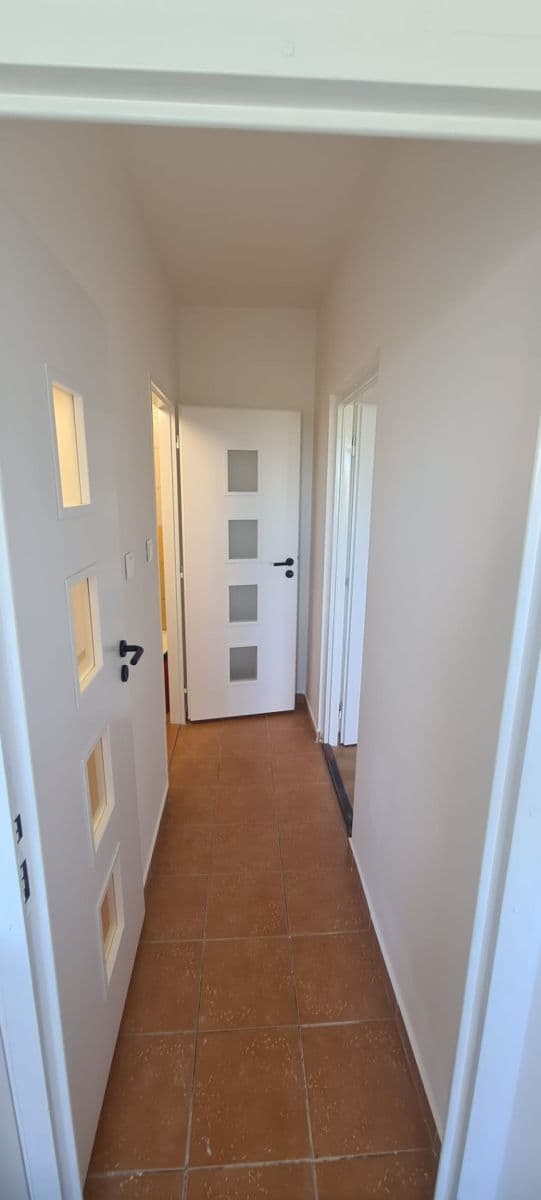 Prenájom bytu 2-izbový 65 m², Hlboká, Levice, Nitriansky kraj Prenájom bytu 2-izbový 65 m², Hlboká, Levice, Nitriansky kraj