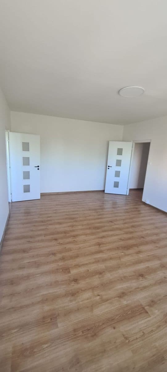 Prenájom bytu 2-izbový 65 m², Hlboká, Levice, Nitriansky kraj Prenájom bytu 2-izbový 65 m², Hlboká, Levice, Nitriansky kraj