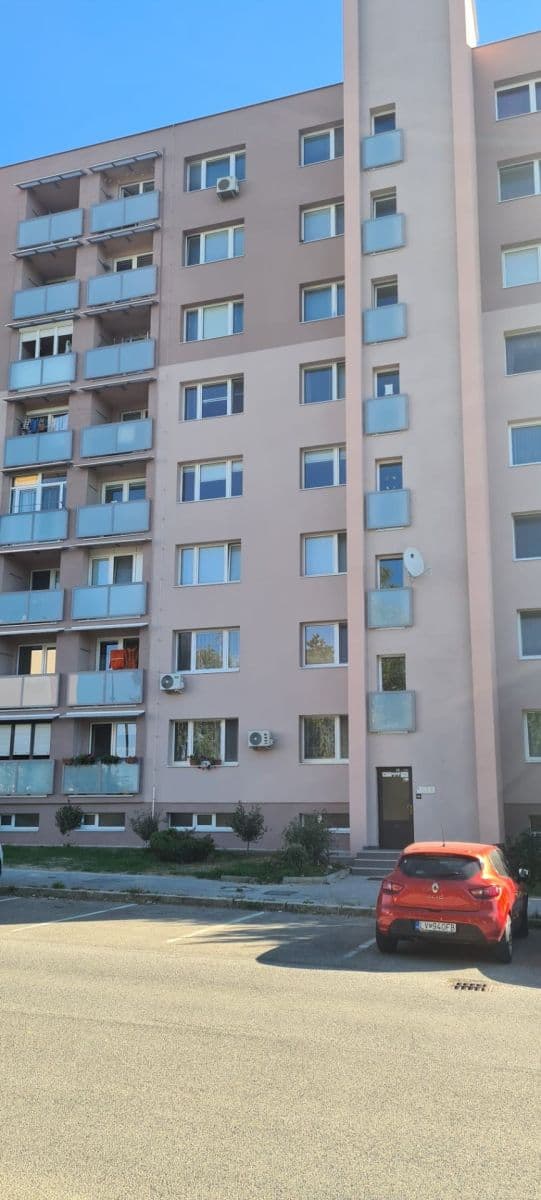 Prenájom bytu 2-izbový 65 m², Hlboká, Levice, Nitriansky kraj Prenájom bytu 2-izbový 65 m², Hlboká, Levice, Nitriansky kraj