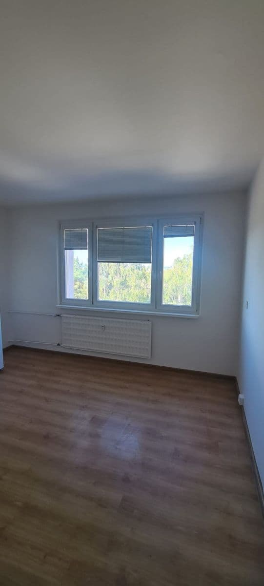 Prenájom bytu 2-izbový 65 m², Hlboká, Levice, Nitriansky kraj Prenájom bytu 2-izbový 65 m², Hlboká, Levice, Nitriansky kraj