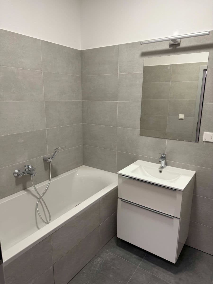 Prenájom bytu 2-izbový 44 m², Na Skále, Čáslav, Středočeský kraj Prenájom bytu 2-izbový 44 m², Na Skále, Čáslav, Středočeský kraj