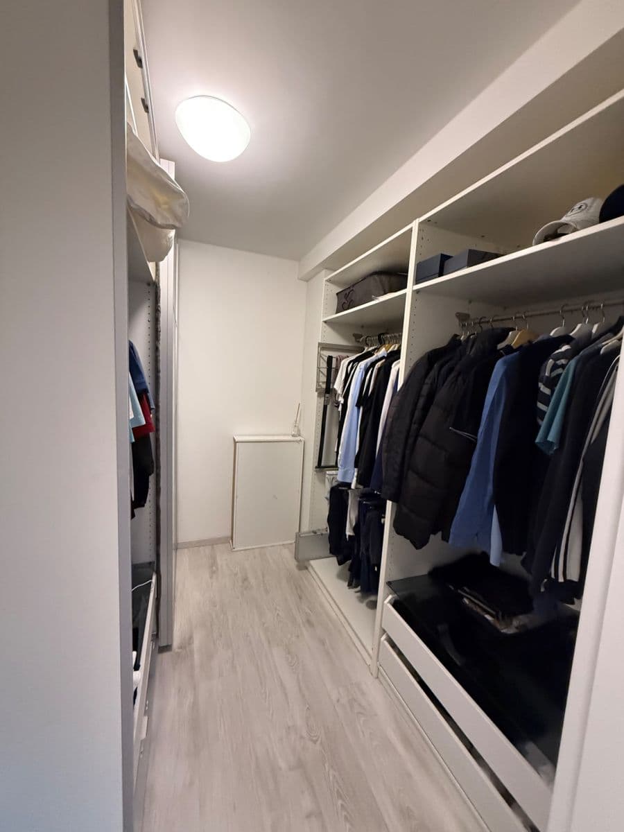 Predaj bytu 90 m², Osadní, Praha, Praha Predaj bytu 90 m², Osadní, Praha, Praha