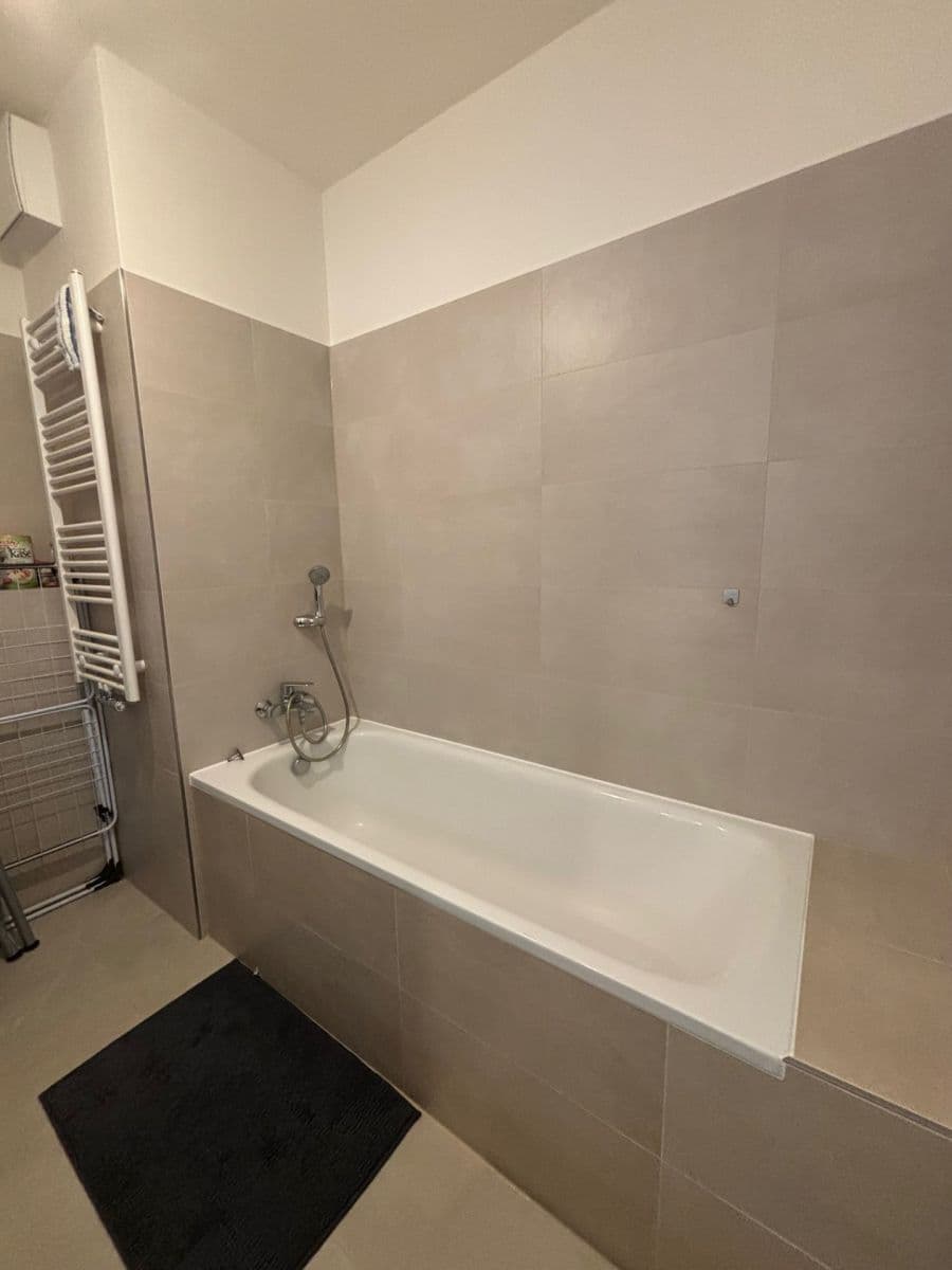 Prenájom bytu 2-izbový 49 m², Bohumila Landy, Kladno, Středočeský kraj Prenájom bytu 2-izbový 49 m², Bohumila Landy, Kladno, Středočeský kraj