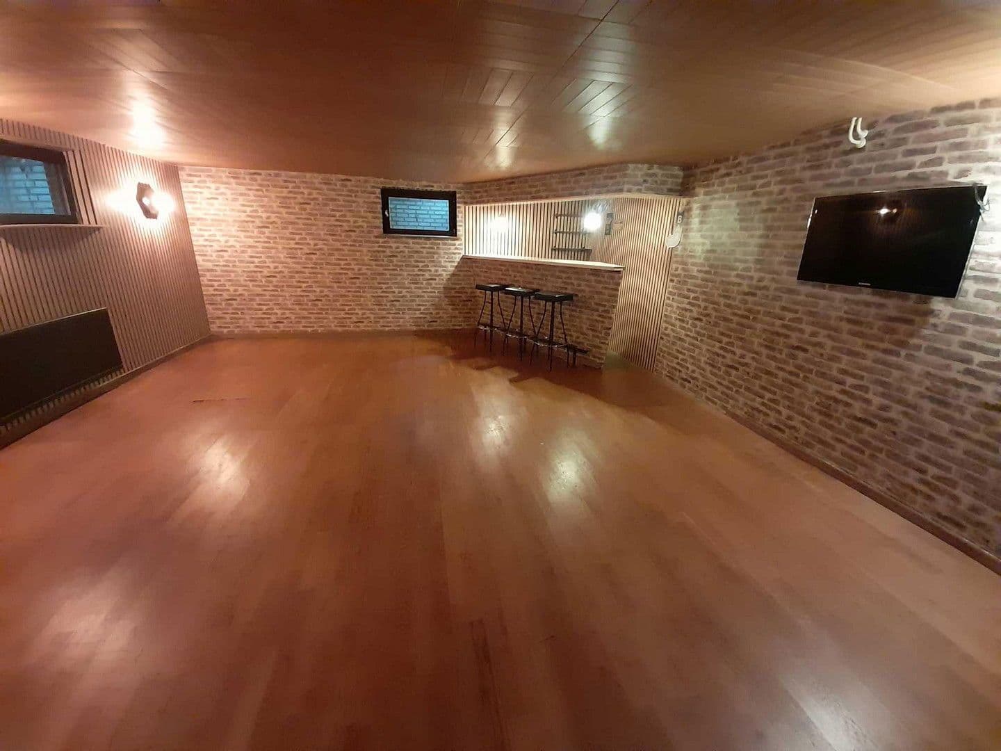 Predaj domu 380 m², pozemek 891 m², Roschdohler Weg 104, Neumünster, Šlezvicko-Holštajnsko Predaj domu 380 m², pozemek 891 m², Roschdohler Weg 104, Neumünster, Šlezvicko-Holštajnsko