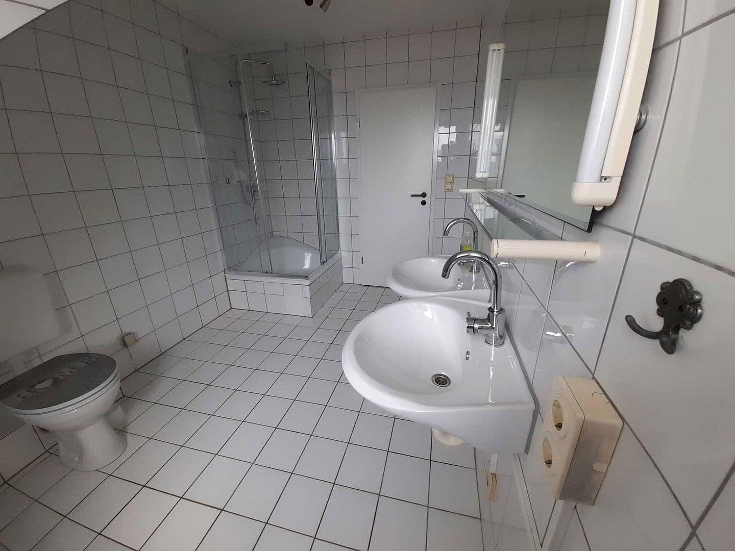 Predaj domu 380 m², pozemek 891 m², Roschdohler Weg 104, Neumünster, Šlezvicko-Holštajnsko Predaj domu 380 m², pozemek 891 m², Roschdohler Weg 104, Neumünster, Šlezvicko-Holštajnsko