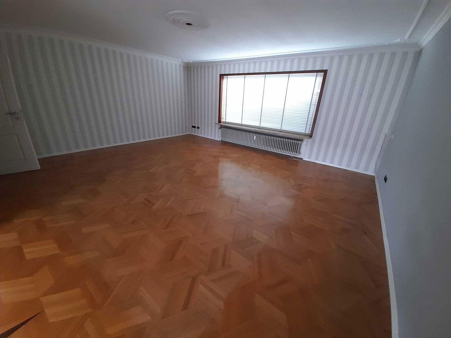 Predaj domu 380 m², pozemek 891 m², Roschdohler Weg 104, Neumünster, Šlezvicko-Holštajnsko Predaj domu 380 m², pozemek 891 m², Roschdohler Weg 104, Neumünster, Šlezvicko-Holštajnsko