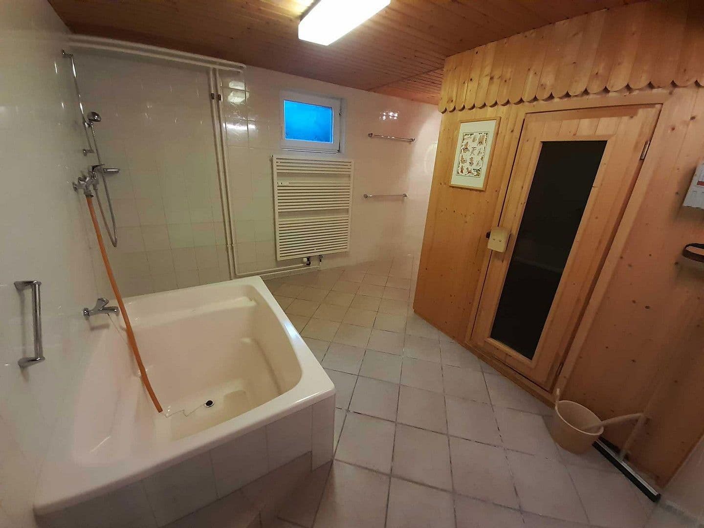 Predaj domu 380 m², pozemek 891 m², Roschdohler Weg 104, Neumünster, Šlezvicko-Holštajnsko Predaj domu 380 m², pozemek 891 m², Roschdohler Weg 104, Neumünster, Šlezvicko-Holštajnsko