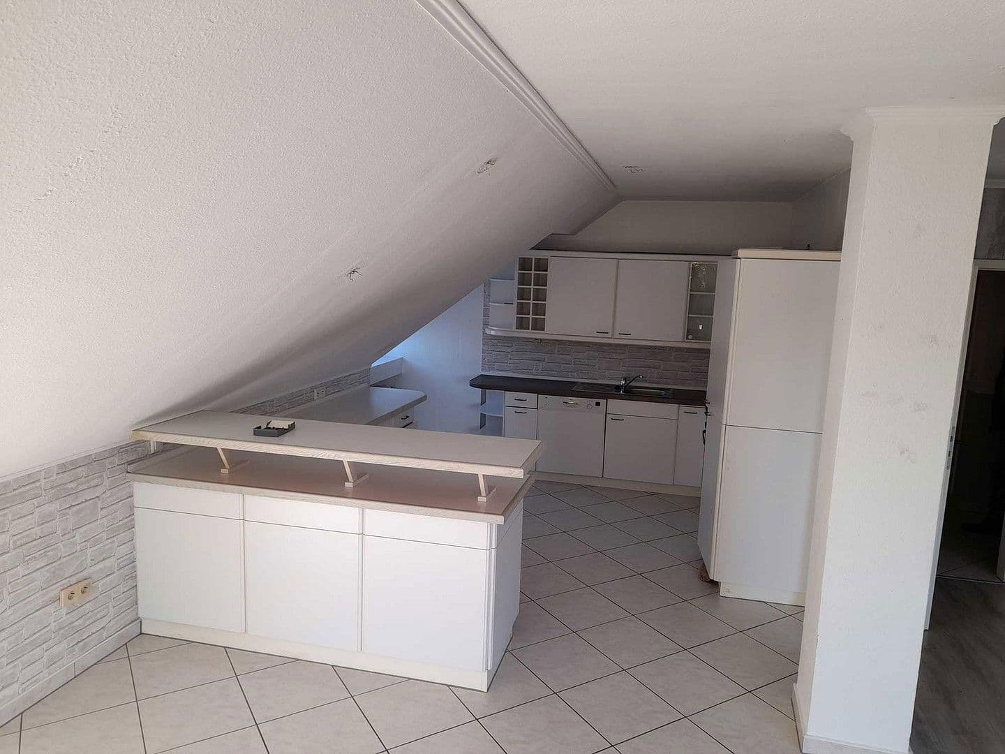 Predaj domu 380 m², pozemek 891 m², Roschdohler Weg 104, Neumünster, Šlezvicko-Holštajnsko Predaj domu 380 m², pozemek 891 m², Roschdohler Weg 104, Neumünster, Šlezvicko-Holštajnsko