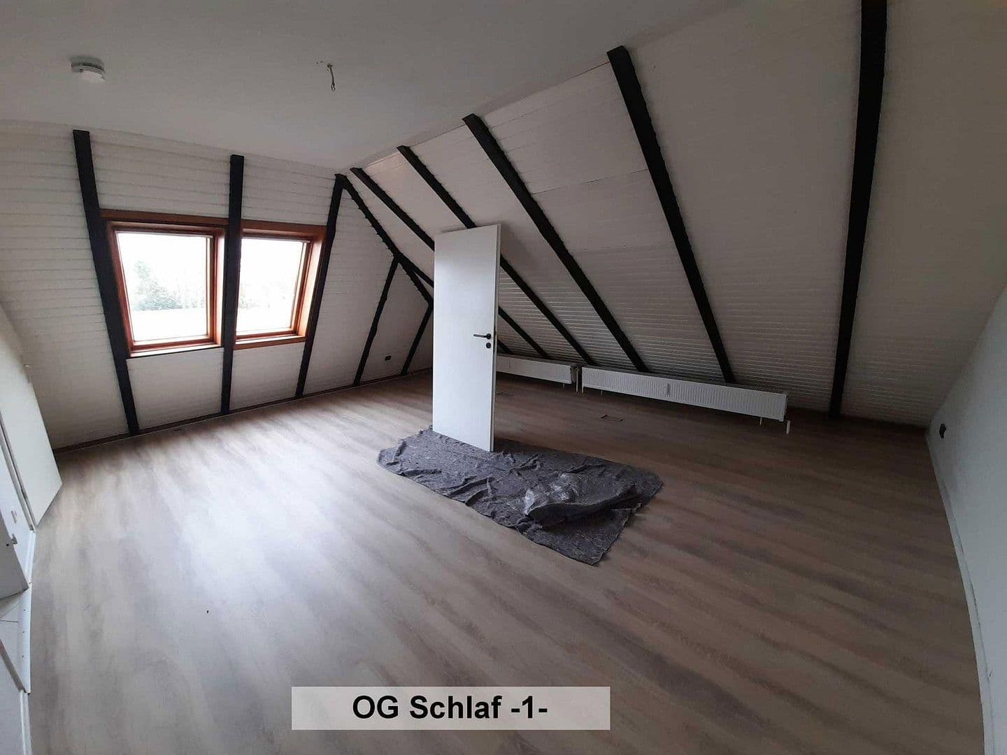 Predaj domu 380 m², pozemek 891 m², Roschdohler Weg 104, Neumünster, Šlezvicko-Holštajnsko Predaj domu 380 m², pozemek 891 m², Roschdohler Weg 104, Neumünster, Šlezvicko-Holštajnsko