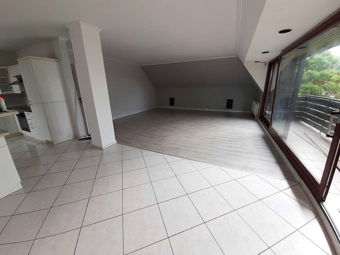 Predaj domu 380 m², pozemek 891 m², Roschdohler Weg 104, Neumünster, Šlezvicko-Holštajnsko Predaj domu 380 m², pozemek 891 m², Roschdohler Weg 104, Neumünster, Šlezvicko-Holštajnsko