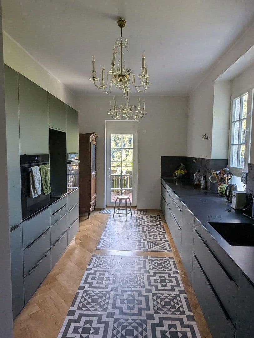 Prenájom domu 360 m², pozemek 13.000 m², Heidelberg, Bádensko-Wurttembersko Prenájom domu 360 m², pozemek 13.000 m², Heidelberg, Bádensko-Wurttembersko