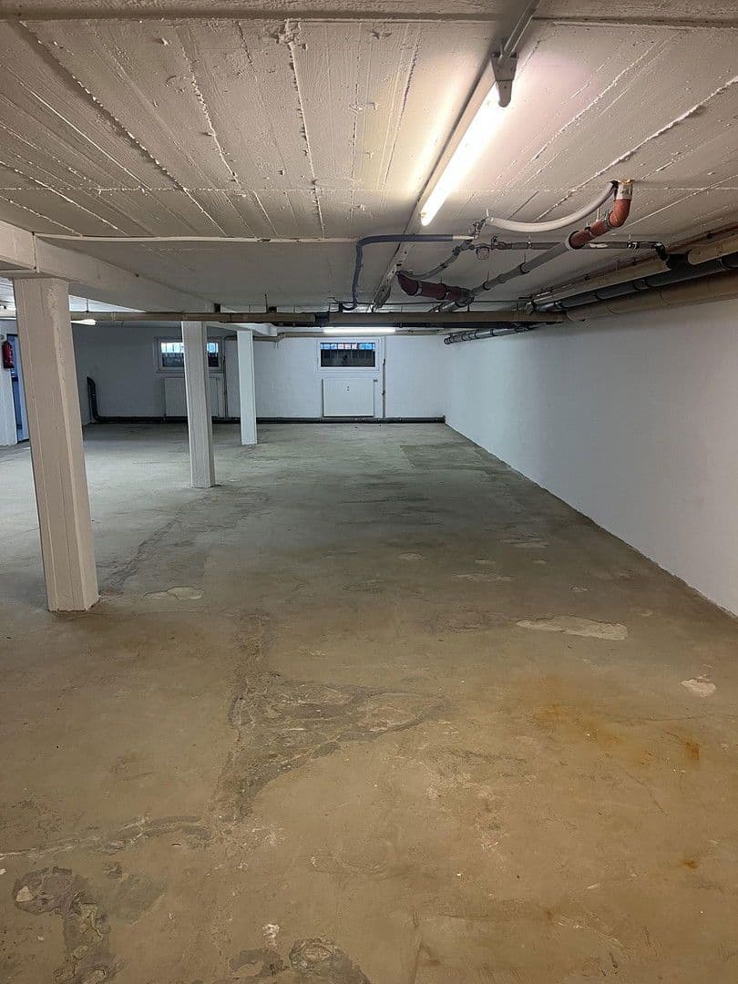 Prenájom nebytového priestoru 270 m², Steinweg 17/19, Gehrden, Dolné Sasko Prenájom nebytového priestoru 270 m², Steinweg 17/19, Gehrden, Dolné Sasko