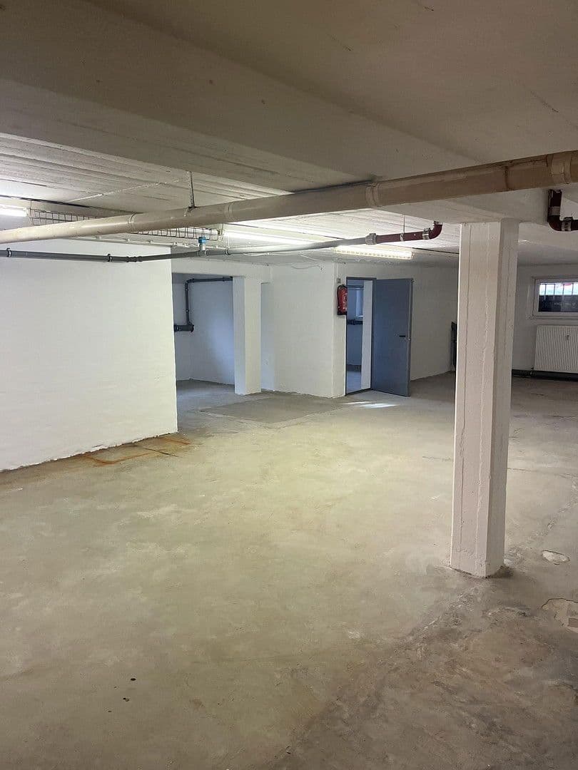 Prenájom nebytového priestoru 270 m², Steinweg 17/19, Gehrden, Dolné Sasko Prenájom nebytového priestoru 270 m², Steinweg 17/19, Gehrden, Dolné Sasko