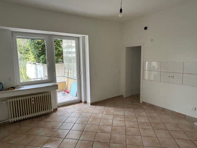 Prenájom bytu 4-izbový 165 m², Düsseldorf, Severné Porýnie - Westfálsko Prenájom bytu 4-izbový 165 m², Düsseldorf, Severné Porýnie - Westfálsko