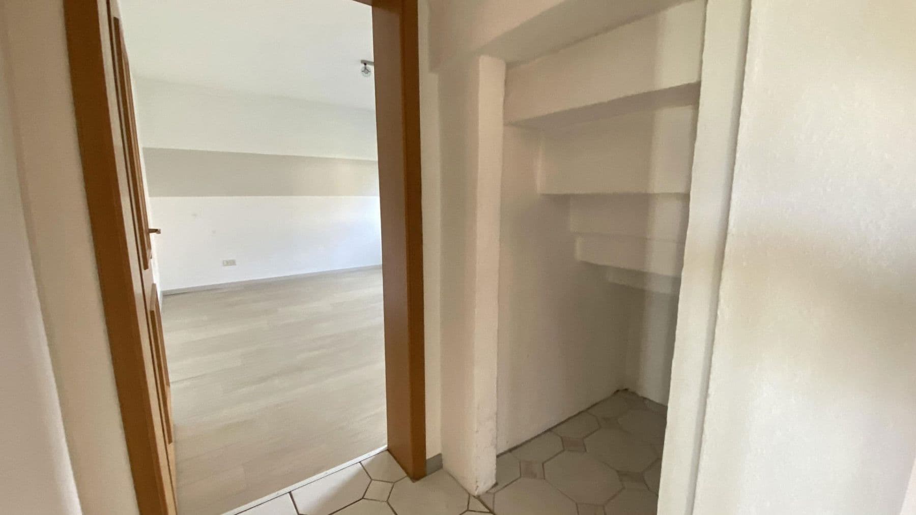 Predaj domu 191 m², pozemek 836 m², Alterathsfeld 7, Lamspringe, Dolné Sasko Predaj domu 191 m², pozemek 836 m², Alterathsfeld 7, Lamspringe, Dolné Sasko