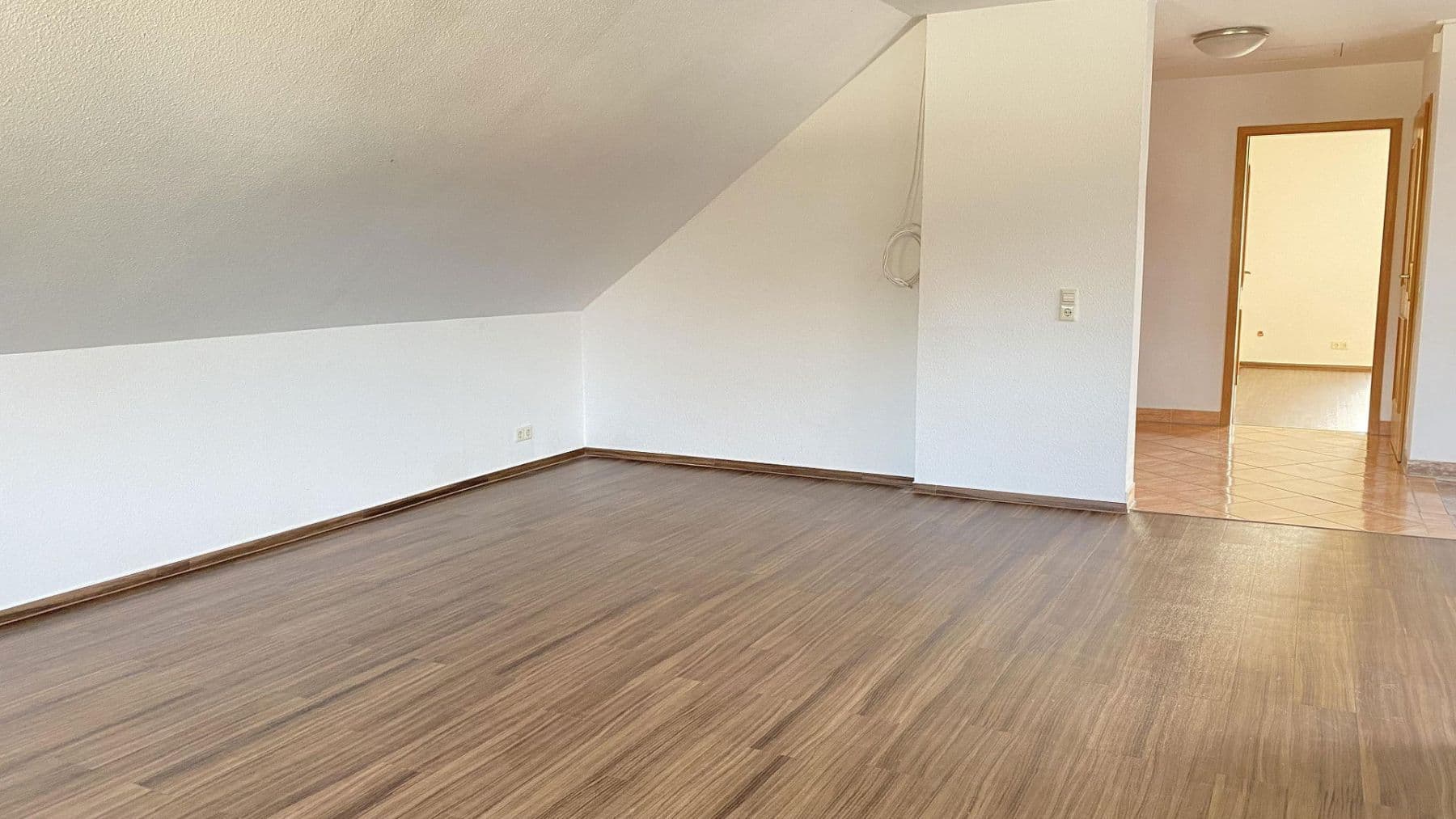 Predaj domu 191 m², pozemek 836 m², Alterathsfeld 7, Lamspringe, Dolné Sasko Predaj domu 191 m², pozemek 836 m², Alterathsfeld 7, Lamspringe, Dolné Sasko