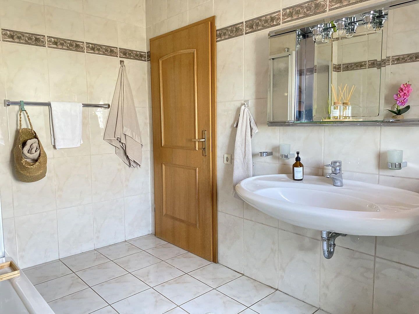 Predaj domu 191 m², pozemek 836 m², Alterathsfeld 7, Lamspringe, Dolné Sasko Predaj domu 191 m², pozemek 836 m², Alterathsfeld 7, Lamspringe, Dolné Sasko