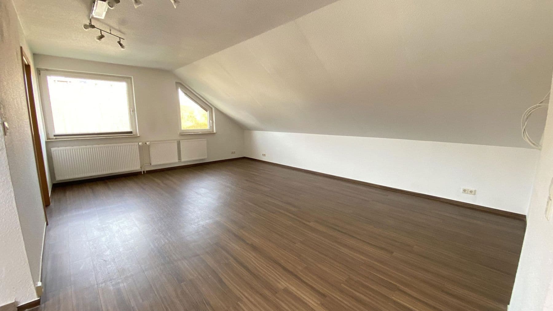 Predaj domu 191 m², pozemek 836 m², Alterathsfeld 7, Lamspringe, Dolné Sasko Predaj domu 191 m², pozemek 836 m², Alterathsfeld 7, Lamspringe, Dolné Sasko