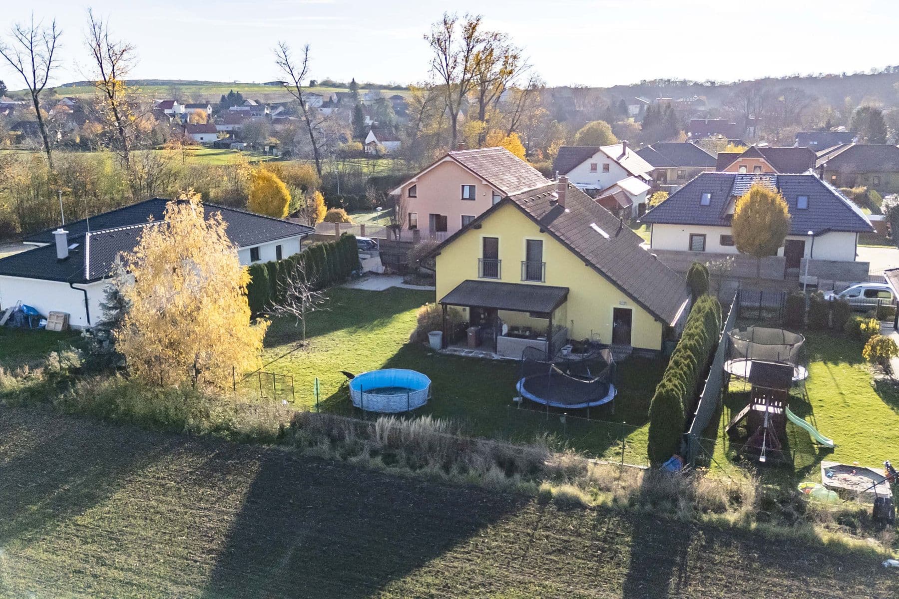 Predaj domu 688 m², pozemek 810 m², Radim, Středočeský kraj Predaj domu 688 m², pozemek 810 m², Radim, Středočeský kraj