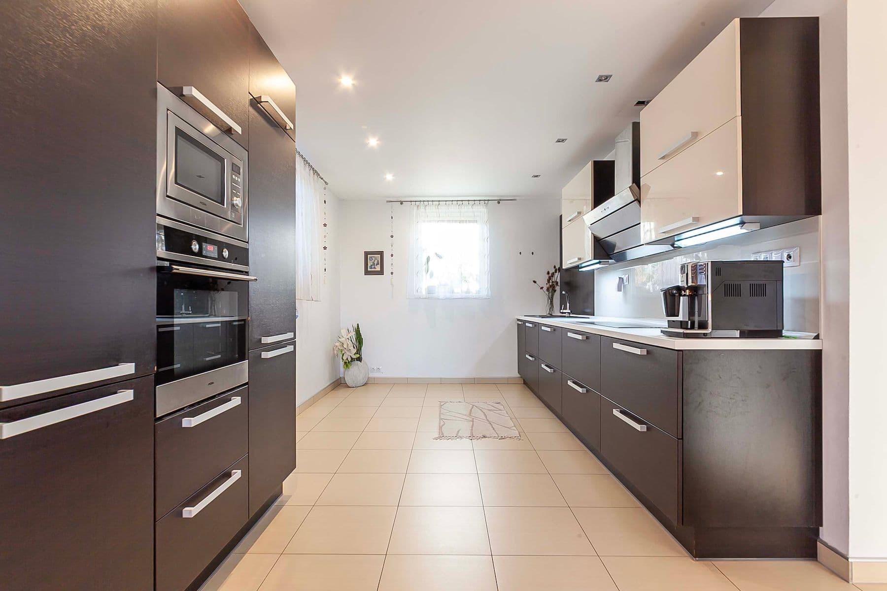 Predaj domu 688 m², pozemek 810 m², Radim, Středočeský kraj Predaj domu 688 m², pozemek 810 m², Radim, Středočeský kraj