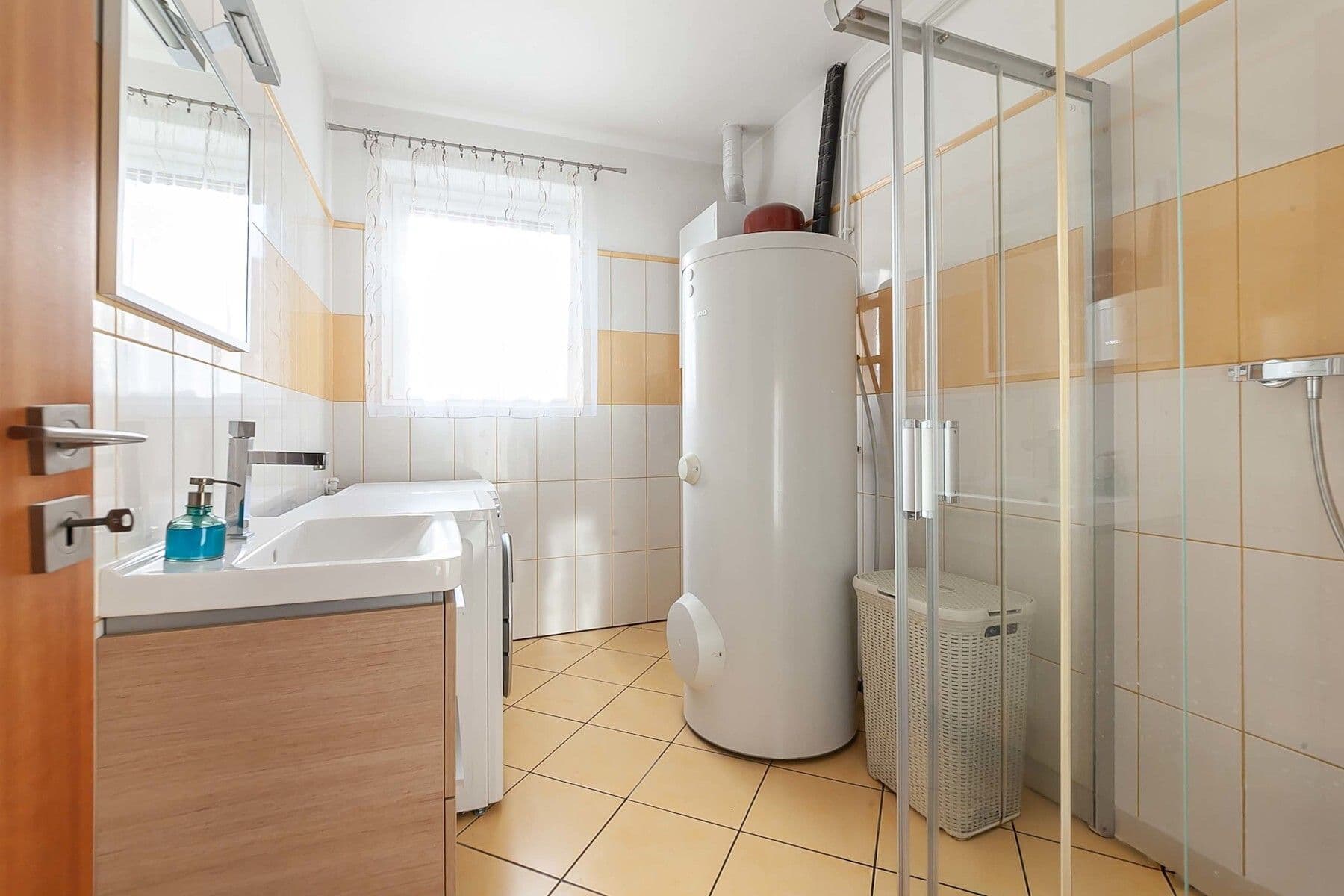 Predaj domu 688 m², pozemek 810 m², Radim, Středočeský kraj Predaj domu 688 m², pozemek 810 m², Radim, Středočeský kraj