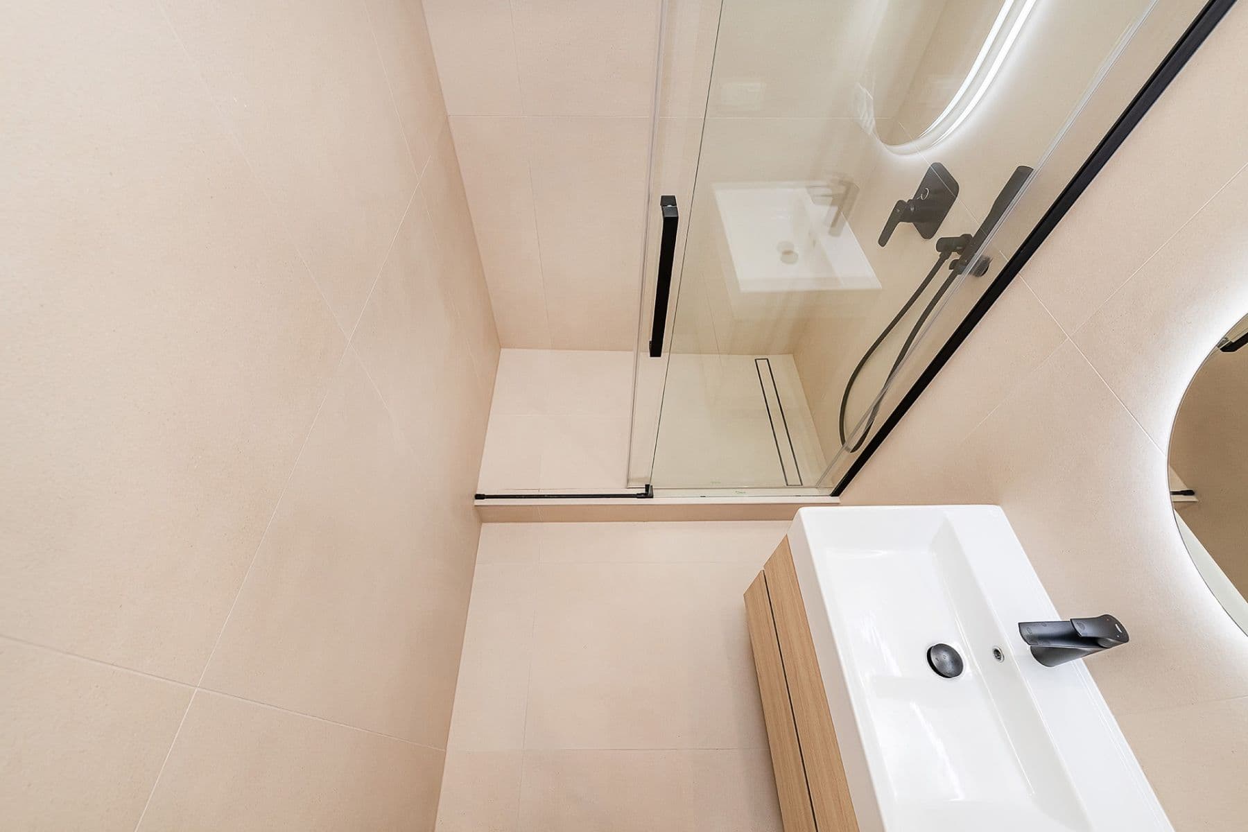 Predaj bytu 3-izbový 68 m², Tusarova, Praha, Praha Predaj bytu 3-izbový 68 m², Tusarova, Praha, Praha