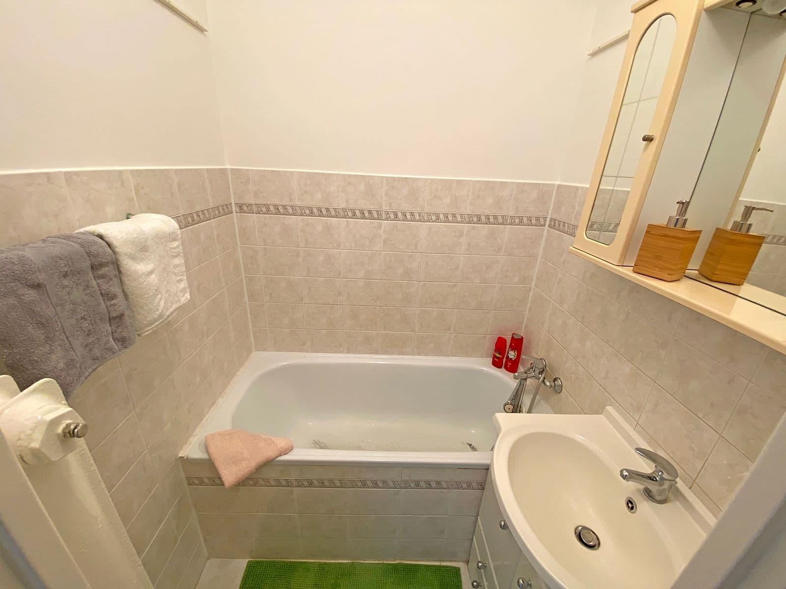 Prenájom bytu 3-izbový 76 m², Jasmínová, Praha, Praha Prenájom bytu 3-izbový 76 m², Jasmínová, Praha, Praha