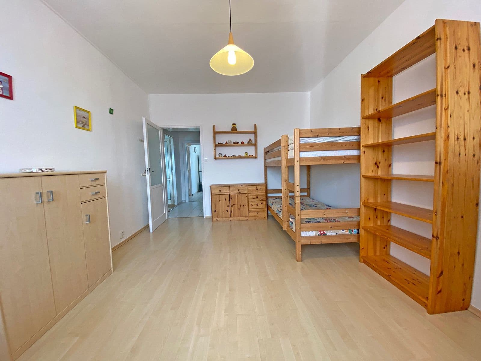 Prenájom bytu 3-izbový 76 m², Jasmínová, Praha, Praha Prenájom bytu 3-izbový 76 m², Jasmínová, Praha, Praha