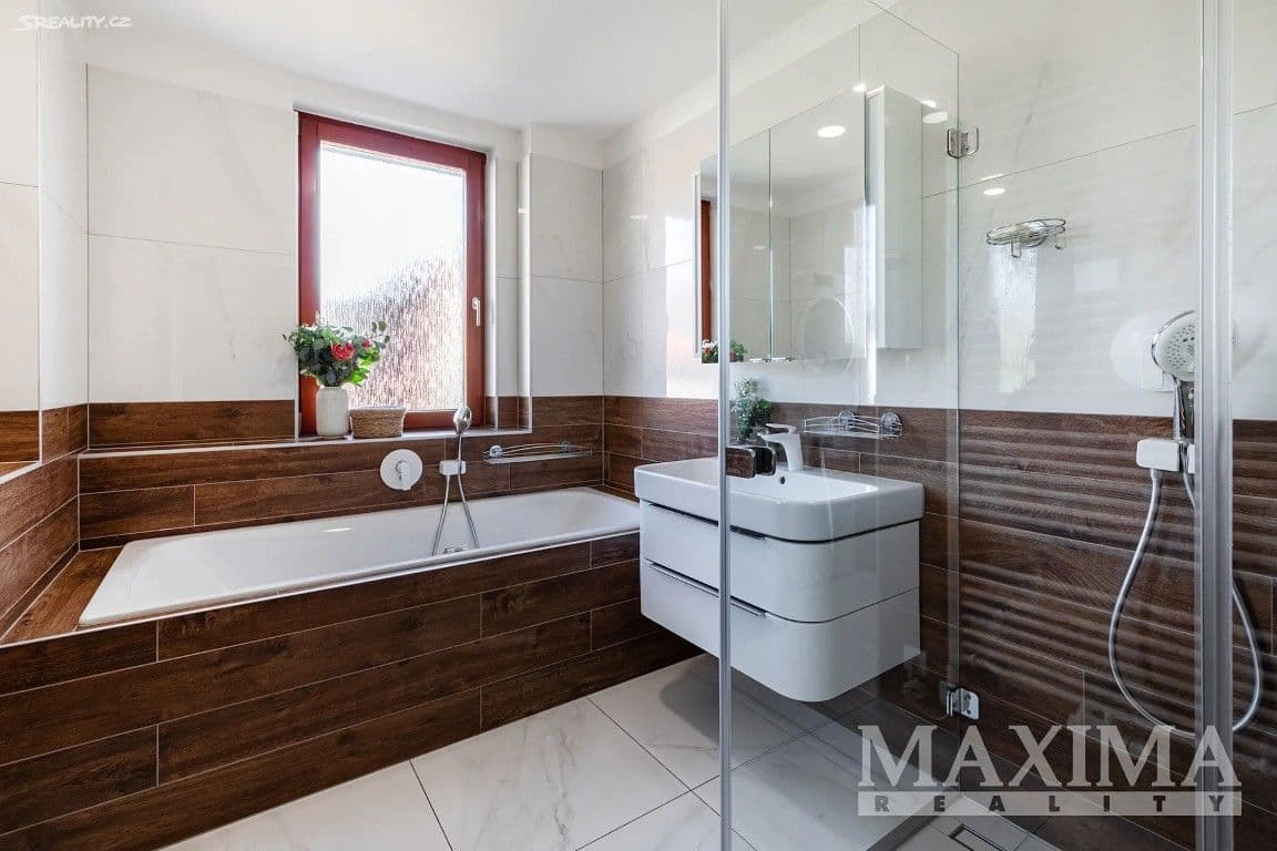 Prenájom bytu 4-izbový 94 m², Pražská, Úvaly, Středočeský kraj Prenájom bytu 4-izbový 94 m², Pražská, Úvaly, Středočeský kraj